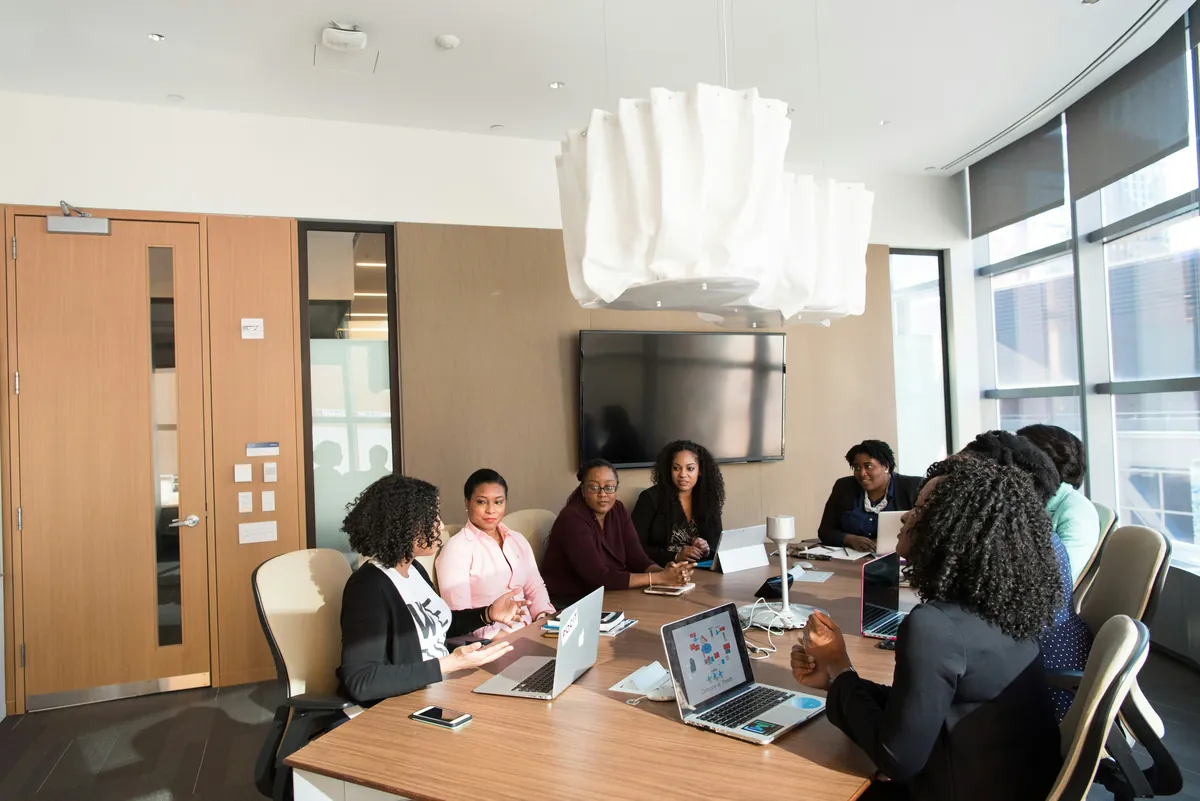 Insurance broker meeting with an HR decision-maker